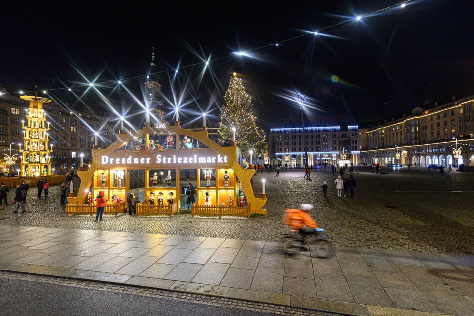 Der aktuelle Blick auf den Dresdner Altmarkt erinnert zumindest ein bisschen an den Striezelmarkt.