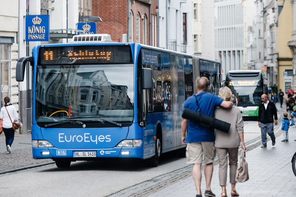Ein Linienbus in Schleswig-Holstein. (Symbolbild)