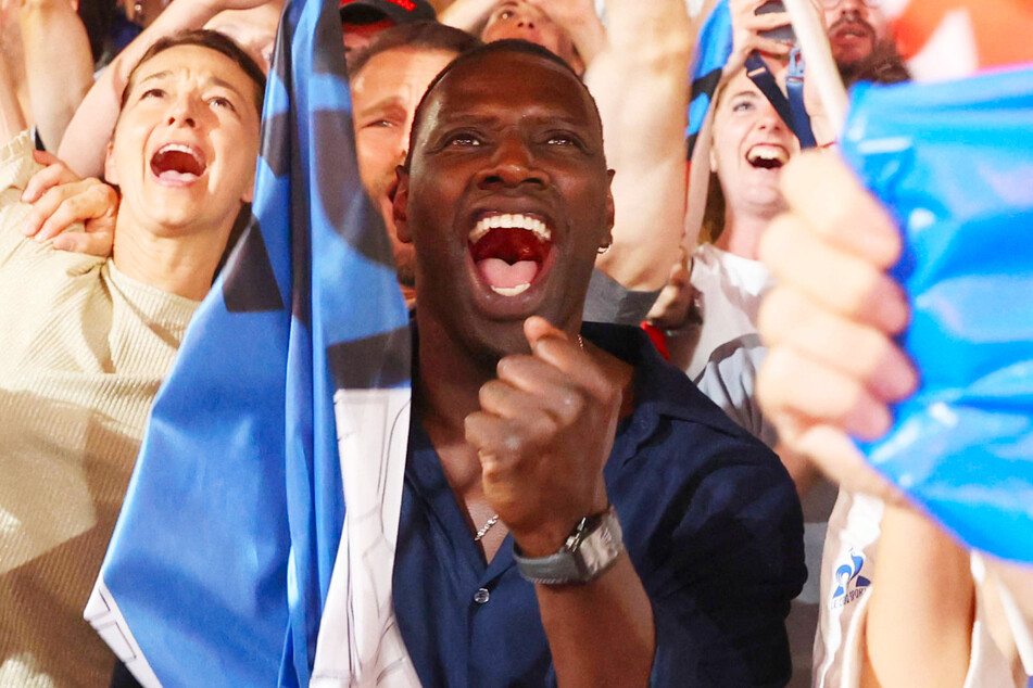 Beim französischen Judo-Sieg konnte Omar Sy (46) jubeln.