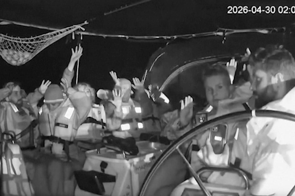 Die israelische Marine hat mehr als 20 Schiffe einer Gaza-Hilfsflotte gestoppt. Der Einsatz kam unerwartet früh und in internationalen Gewässern.