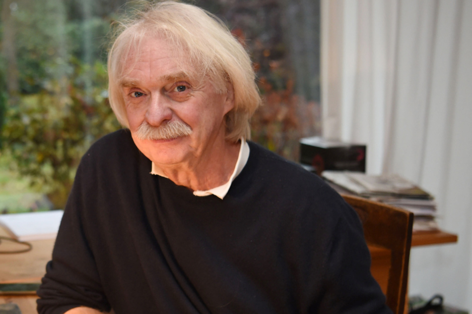Axel Petermann (67)-.