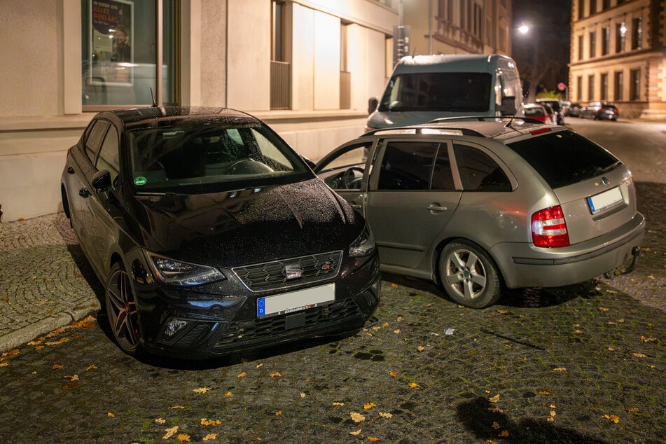 Der Aufprall war so heftig, dass der parkende Seat nicht mehr wirklich an seinem Platz stand.