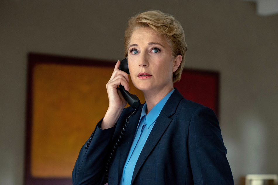 Saskia Fischer als Kommissariatsleiterin Frau Küppers in einer Szene aus "Großstadtrevier". Die 34. Staffel wird ab dem 14. März im Ersten ausgestrahlt.