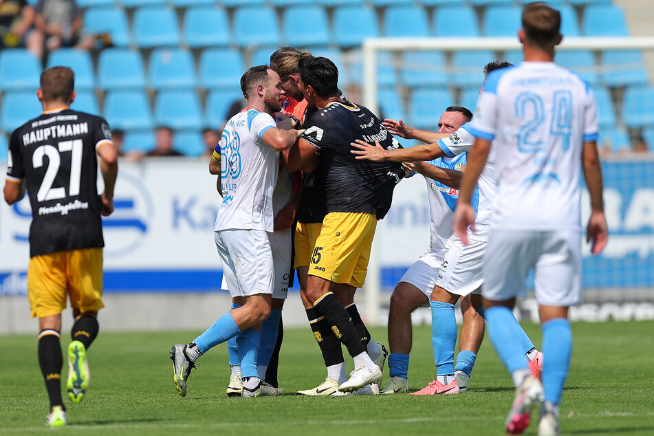 Zumindest kurzzeitig ging es hitzig zu zwischen Dynamo Dresden und dem Chemnitzer FC.