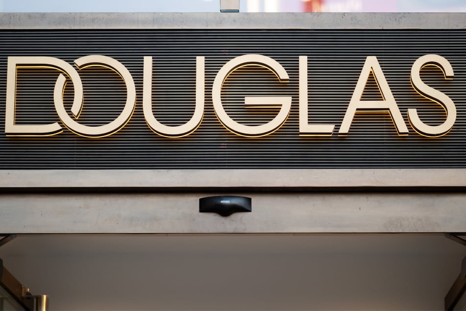 Parfümeriekette Douglas will Schulden senken: Das ist der Plan!