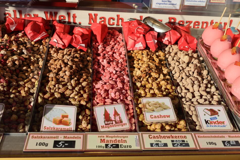 Gebrannte Mandeln gibt es in allen Geschmacksrichtungen und auch andere Nüsse wurden veredelt.