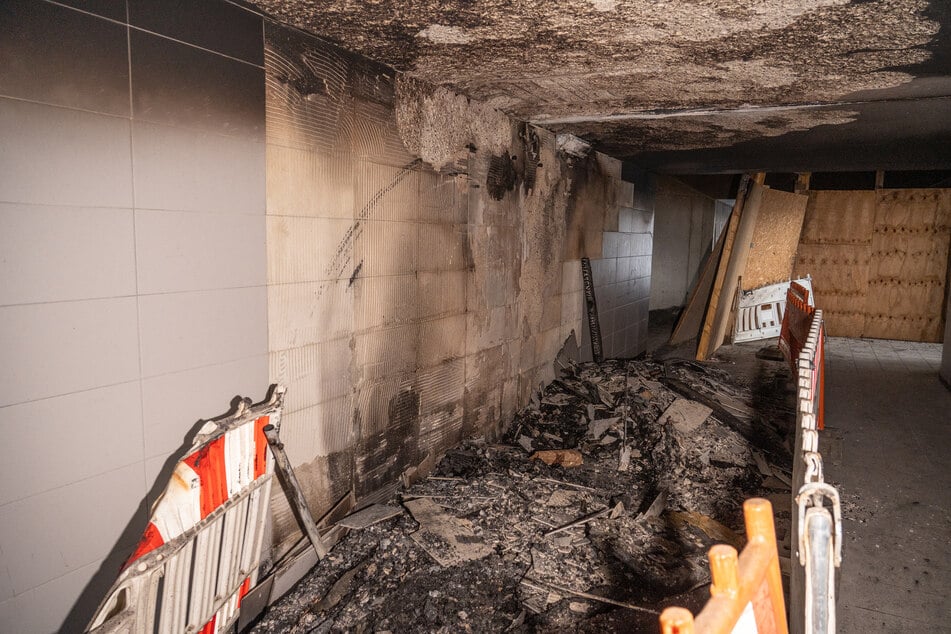 Am Bauwerk entstand ein enormer Schaden.
