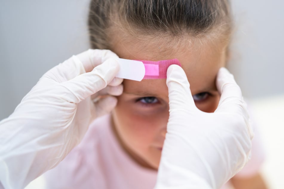 Den Kinderärztlichen Notdienst übernimmt die Bereitschaftspraxis der KV Sachsen am Klinikum Chemnitz. (Symbolbild)