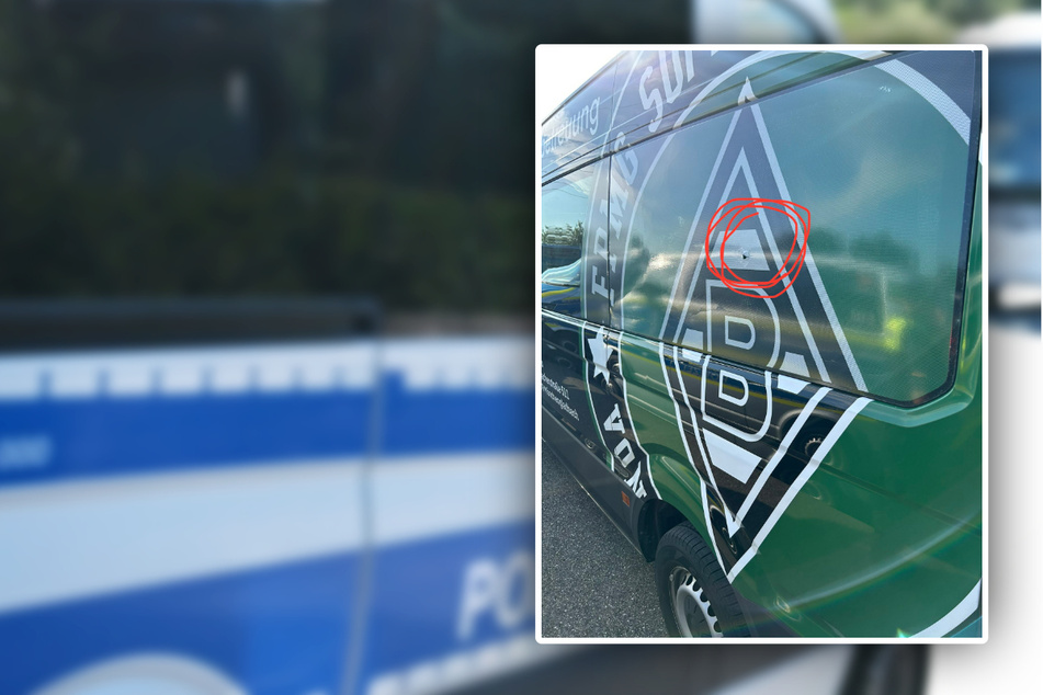 Das Einschussloch am Fan-Bus von Borussia Mönchengladbach ist sichtbar.