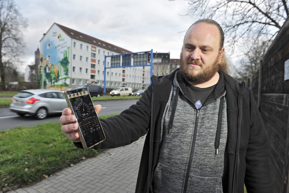 Florian Melcher (36) hat mit eigenem Smartphone Lärmmessungen durchgeführt.