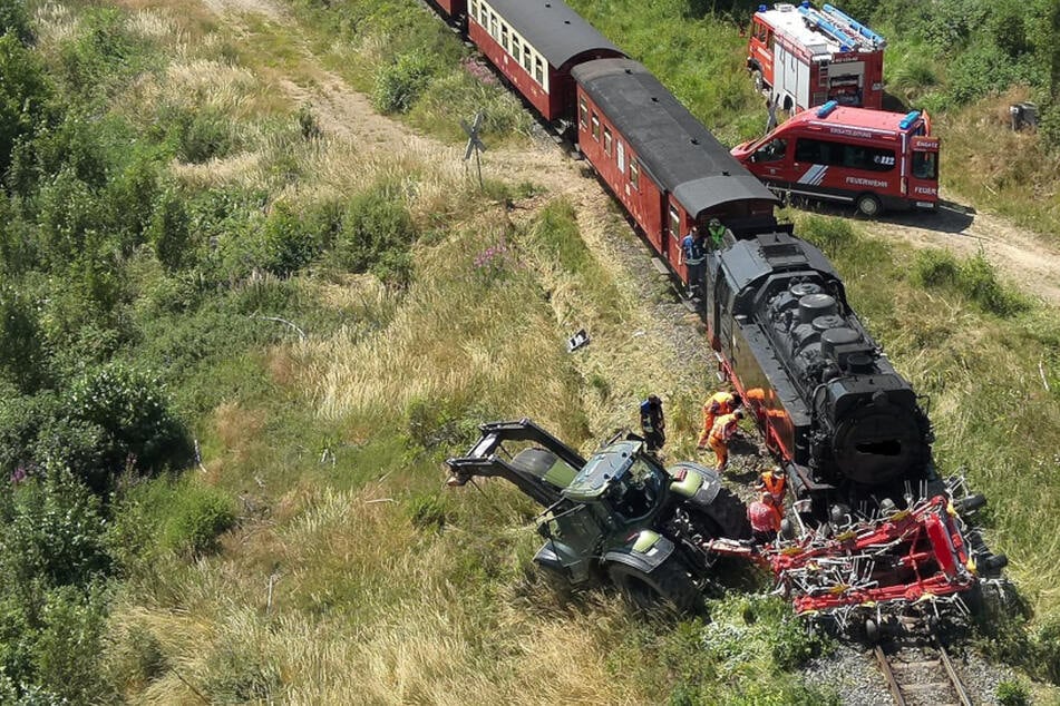 Die 20 Passagiere der Lokomotive blieben beim Zusammenprall unverletzt.