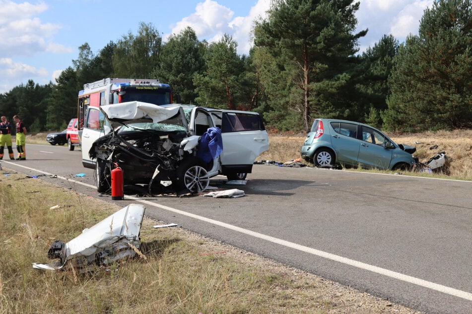 Tote nach Frontal-Crash in der Lausitz: Nur zwei Kinder überleben
