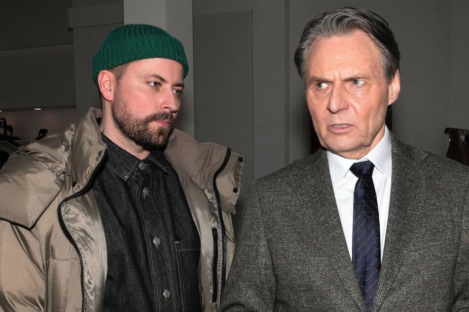 Felix von Jascheroff (l.) ist als John Bachmann nach Wolfgang Bahro (65), alias Jo Gerner, der dienstälteste GZSZ-Star.