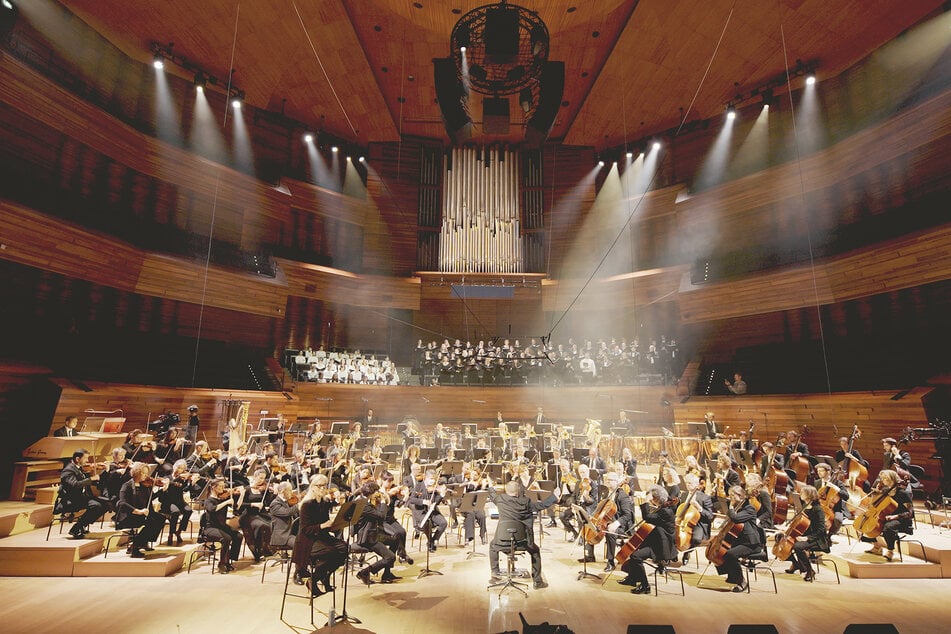 Das Konzert von US-Musiker Rufus Wainwright gemeinsam mit den Symphonikern Hamburg, dem Carl-Philipp-Emanuel-Bach-Chor Hamburg, dem Knabenchor Hannover und der Sopranistin Mandy Fredrich in der Elbphilharmonie soll eines der Highlights des Festivals sein.
