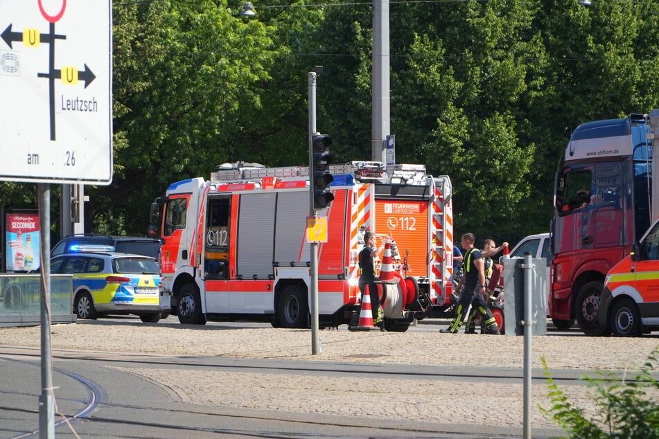 Mehrere Einsatzfahrzeuge eilten am Mittwochnachmittag zur Zentralhaltestelle vorm Hauptbahnhof.