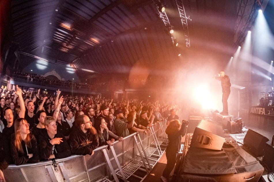 Nicht nur auf den Rängen, sondern auch auf dem Parkett war die Stimmung bestens.