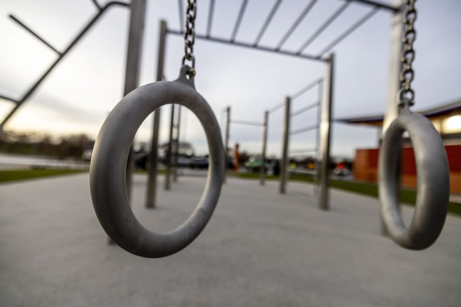 Bei Calisthenics führt man Sport mit dem eigenen Körpergewicht aus. (Symbolbild)