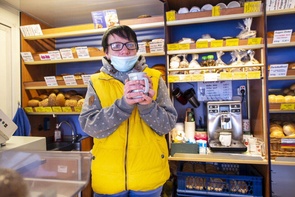 Yvonne Schreiter (35) von der Bäckerei Meyer macht eine kleine Aufwärm-Pause.