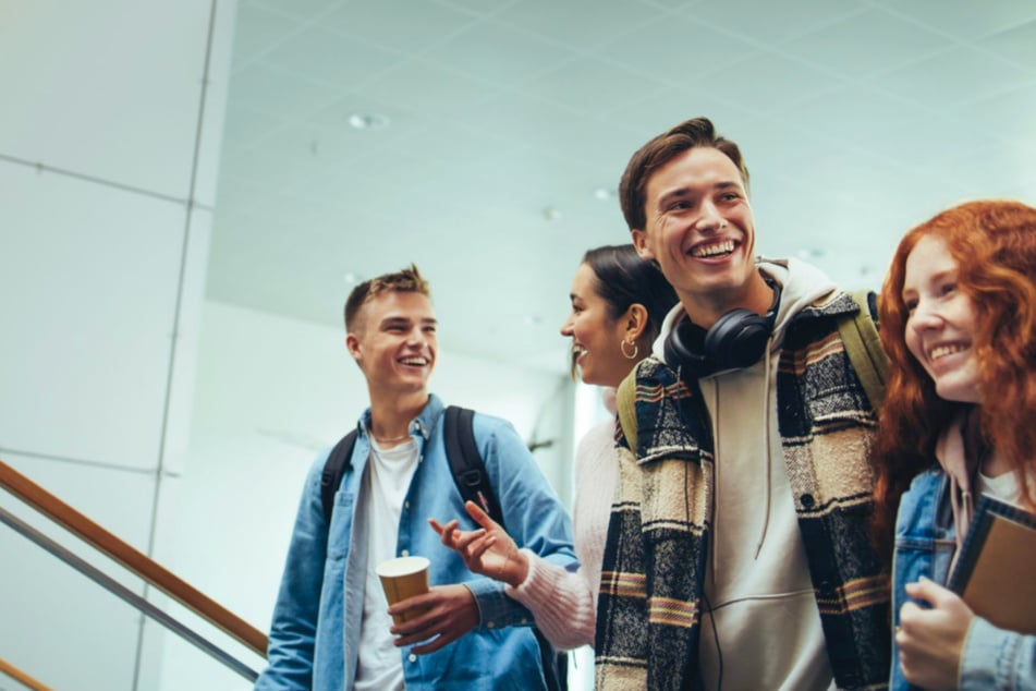 Schulabschluss, und jetzt? Die Arbeitsagenturen in Sachsen zeigen verschiedene Wege auf und unterstützen Eltern und ihre Kinder.
