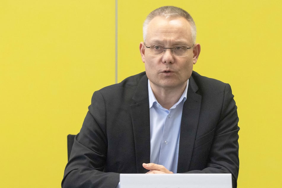 Sicherheitsbürgermeister Jan Pratzka (52, CDU) informierte die Stadträte über den Mehrbedarf an Zufahrtsschutz.