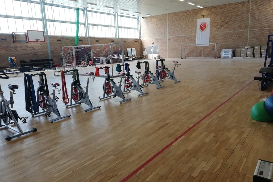 Der Kraftraum in der Turnhalle gleicht aktuell einem Provisorium.