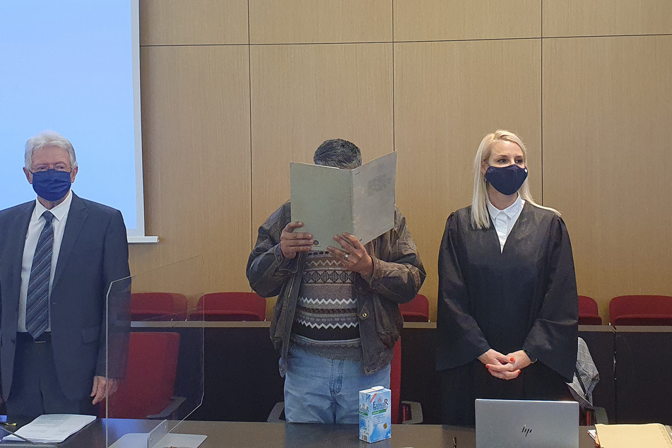 Sohn soll eigene Mutter zerstückelt haben: Urteil im Mordprozess erwartet