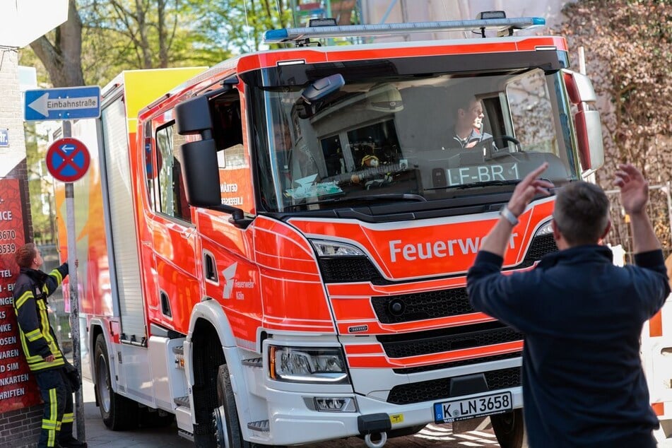 Das Problem mit Falschparkern, die die Rettungseinsätze der Feuerwehr beeinträchtigen, ist in den vergangenen Jahren immer größer geworden. (Symbolbild)