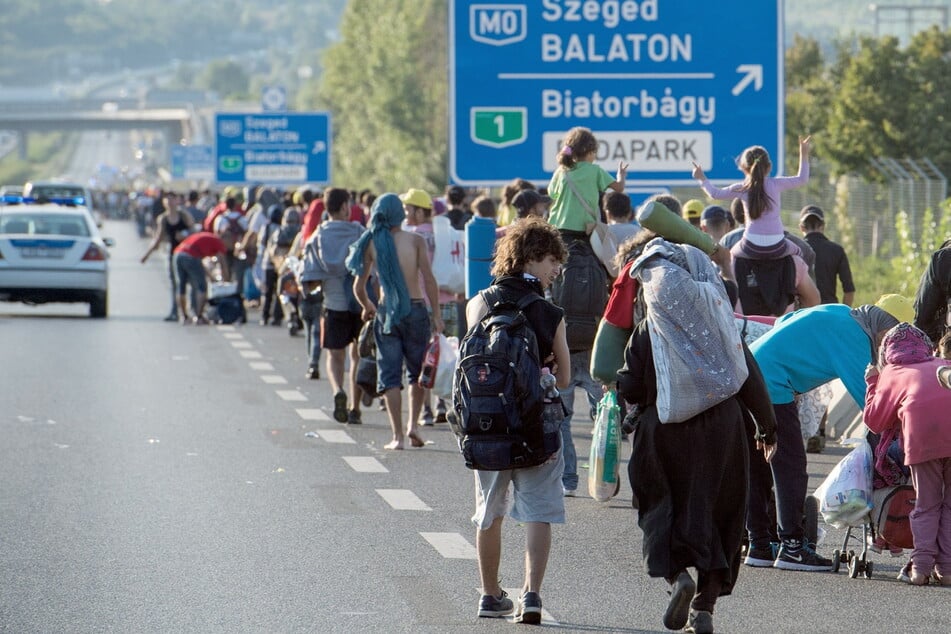 2015: Zahlreiche Menschen aus dem arabischen und afrikanischen Raum flüchteten nach Europa. (Symbolfoto)