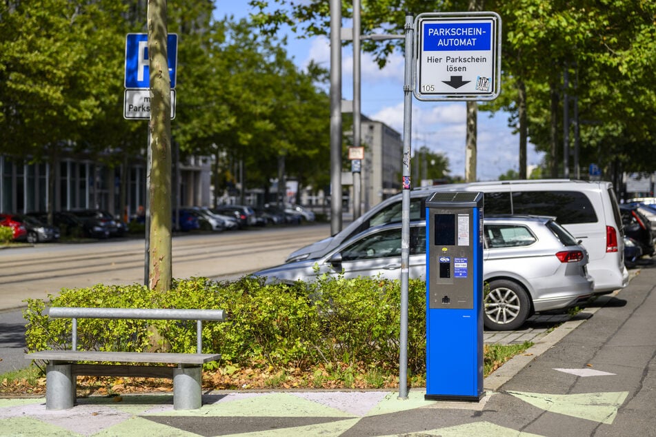 So wie hier an der Straße der Nationen will Chemnitz weitere 99 bargeldlose Parkautomaten aufstellen.