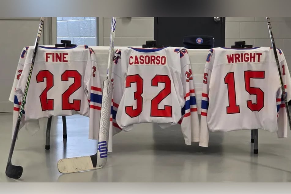 Das Trio kollidierte auf dem Weg zum Training mit einem Lastwagen.