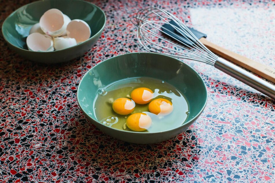 Ei als Grundzutat lässt sich in vielen Rezepten durch einfache Alternativen ersetzen.