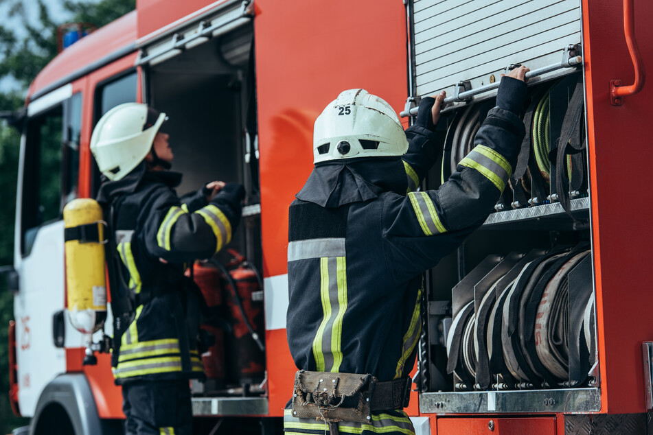 Feuerwehr in Leipzig in Alarmbereitschaft: Mehrere Fahrzeugbrände an einem Tag