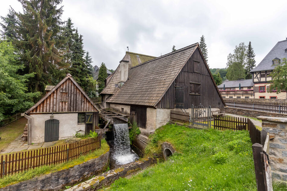 Der Frohnauer Hammer ist ein historisches Hammerwerk in Frohnau, heute ein Ortsteil von Annaberg-Buchholz.