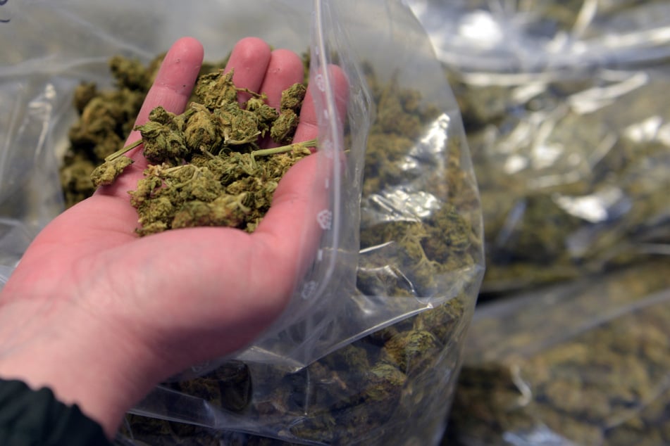Marihuana und Cannabis werden auch auf dem Postweg verschickt. (Symbolfoto)