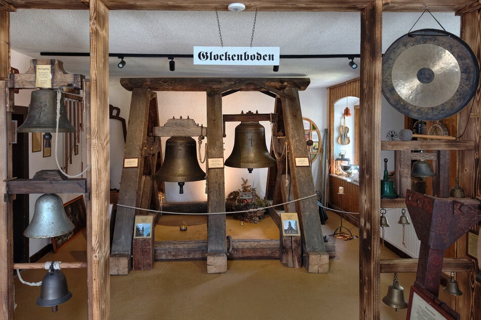 Ein großer Teil von Schlesingers Sammlung steht nun in den Kunst- und Klangwelten in Tellerhäuser. Die ehemalige Schule hat mehrere Ausstellungsräume.