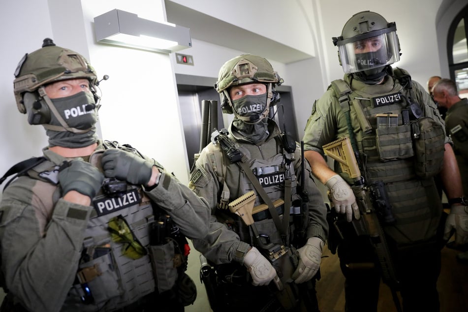 Bei den Durchsuchungen durch die Spezialeinheit GSG 9 seien die Verdächtigen nicht an ihren Wohnanschriften angetroffen worden. (Symbolfoto)