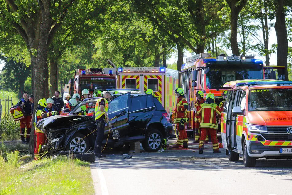 Aufgrund der Schwere des Unfalls und der laufenden Rettungsarbeiten bleibt die K81 bis auf Weiteres gesperrt.