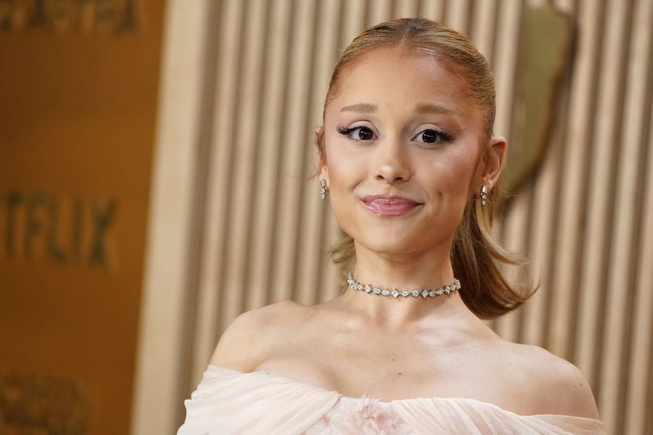 Ihr achtes Studioalbum "Petal" soll Ende Juli erscheinen. Vorab geht Ariana Grande (33) mit einer Klage gegen unbekannte Hacker vor.