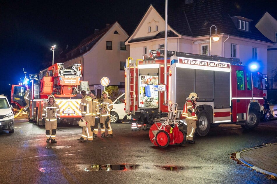 Die Feuerwehr rückte gleich mit mehreren Fahrzeugen aus.