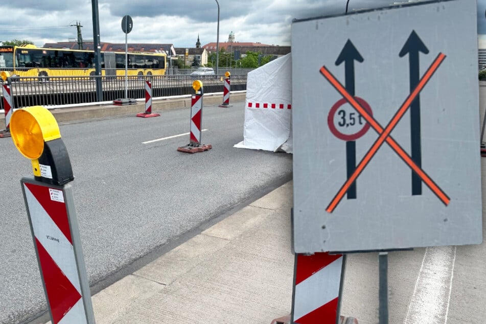 Darum müssen Autofahrer auf dieser Brücke Slalom fahren