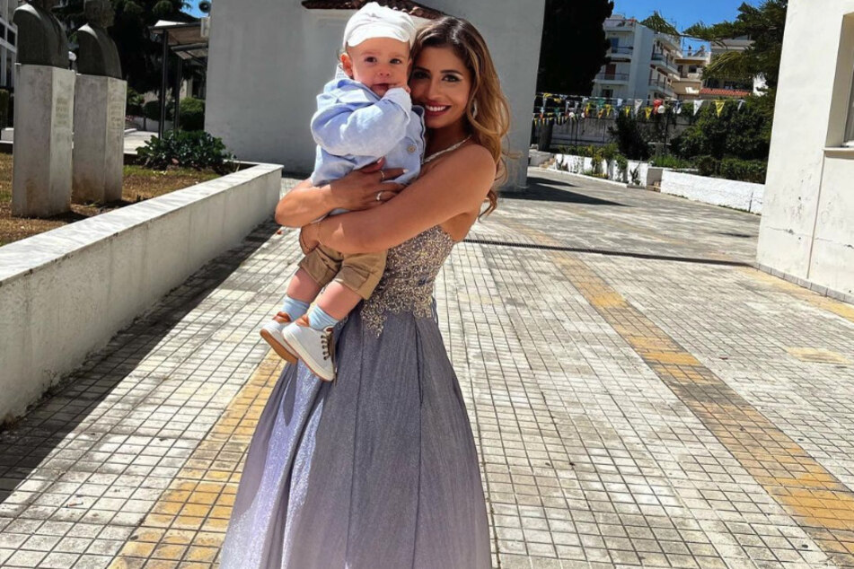Eva Benetatou (30) hat sich vor einigen Wochen dazu entschieden, ihren Sohn George Angelos der Öffentlichkeit zu zeigen.
