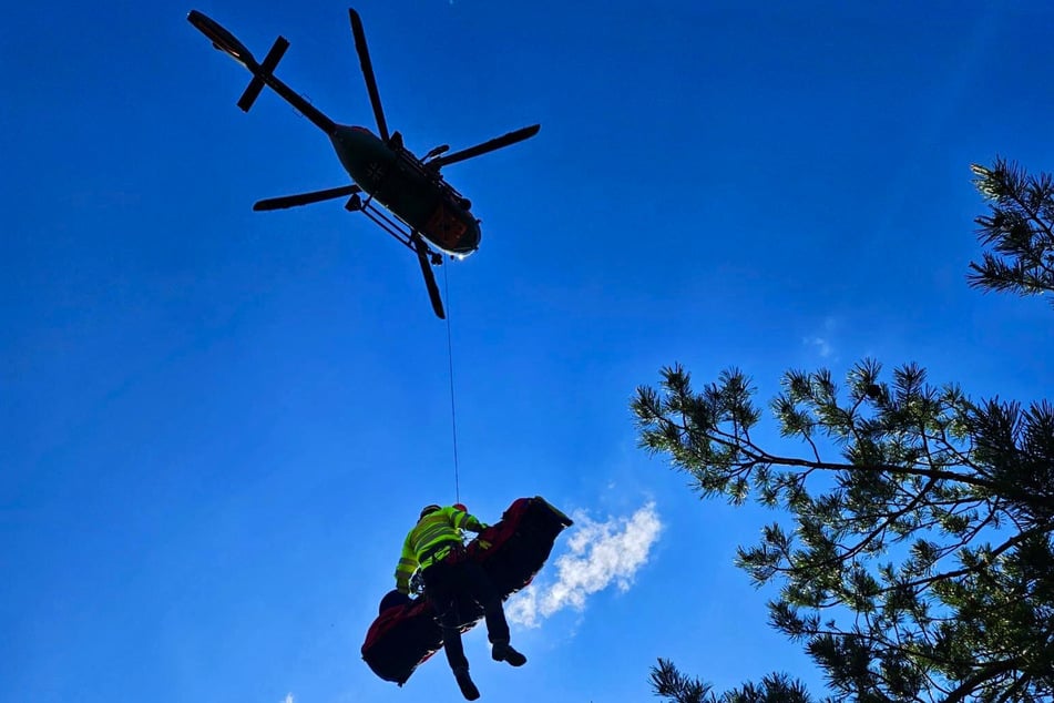 Mit einem Hubschrauber der Bundeswehr wurde der verletzte Mann ins Krankenhaus geflogen.