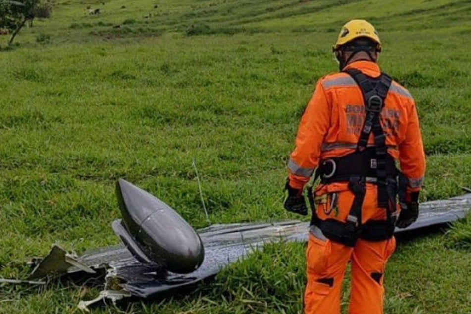 Kleinflugzeug zerbricht in der Luft in mehrere Teile: Sieben Tote