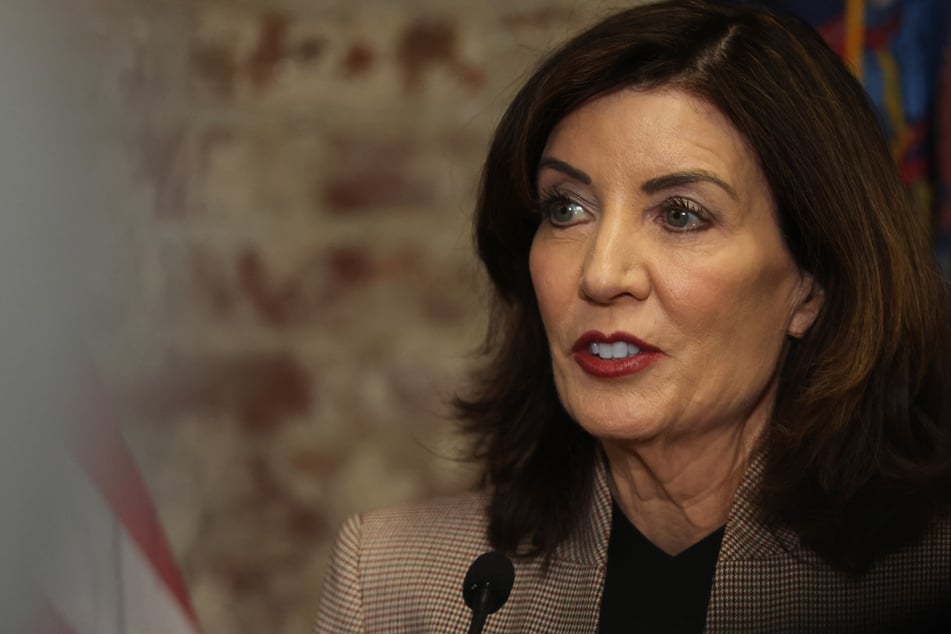 New York Governor Kathy Hochul has ordered ICE agents operating in the state to be unmasked.