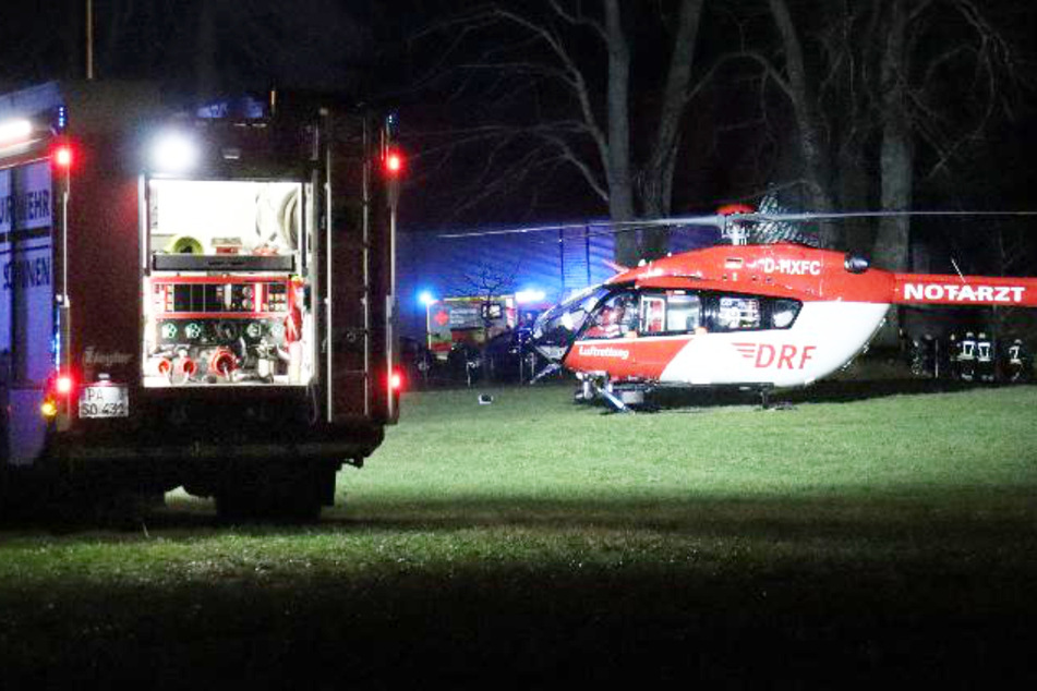 Der 35 Jahre alte Mann musste nach dem Böller-Unfall mit schwersten Verletzungen von den Rettungskräften in eine Klinik geflogen werden.