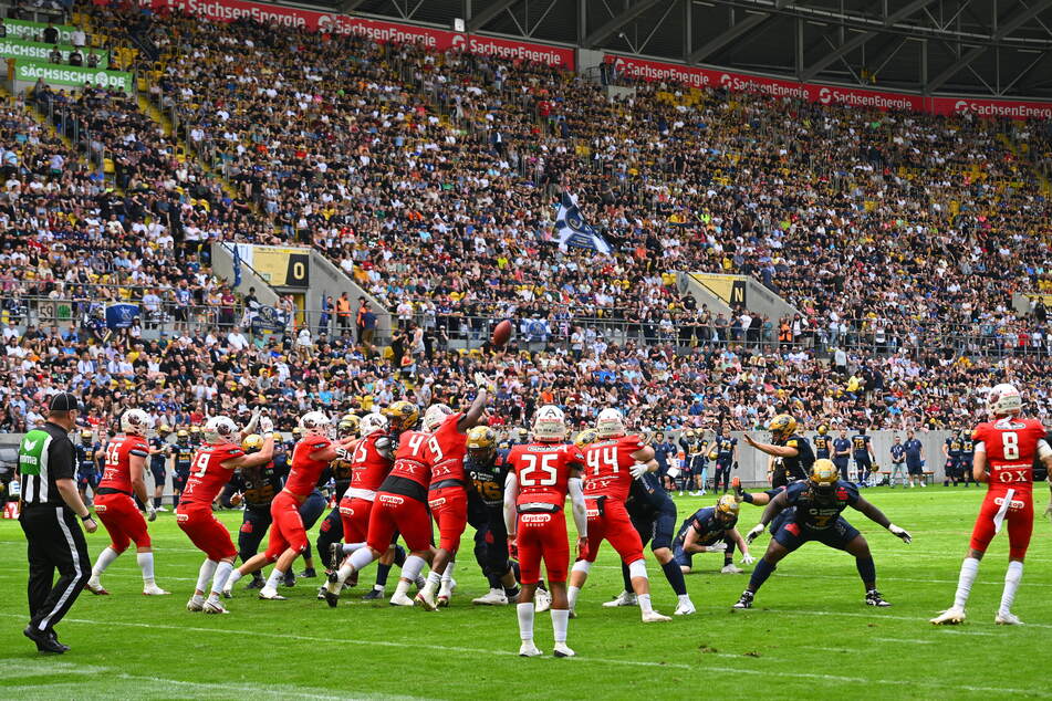 Knapp 13.000 Zuschauer sahen im Sommer das Spiel der Monarchs gegen Braunschweig im Rudolf-Harbig-Stadion. Mehr waren es auch nicht beim Finale am Samstag in Essen.