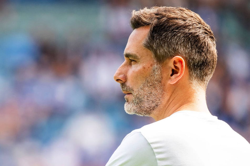 Stefan Leitl (48) musste sich nach der Nicht-Leistung seiner Mannschaft auf die Zunge beißen, um seine Emotionen im Zaum zu halten.