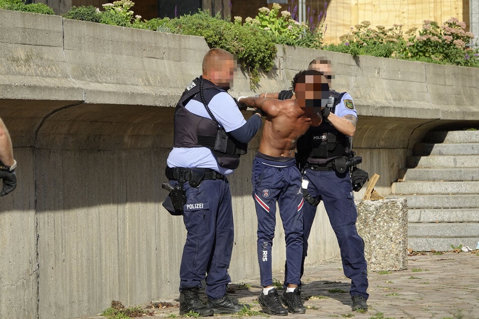 Ärger am Chemnitzer Nischel: Ein Aggro-Mann musste von der Polizei unter Kontrolle gebracht werden.