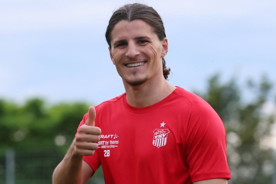 Veron Dobruna (24) ist mittlerweile Publikumsliebling beim FSV.