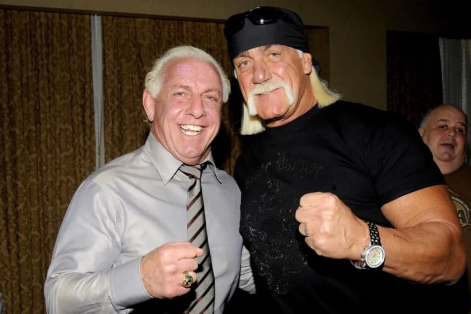 Ric "The Nature Boy" Flair (76, l.) und der 71-jährige Hulk Hogan, bürgerlich Terrence Gene Bollea, waren Kollegen. Hogans Vermächtnis wolle Flair angeblich nicht beschmutzen - nur eine unüberlegte Aussage also?